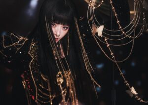 Khám phá thêm về Địch Lệ Nhiệt Ba