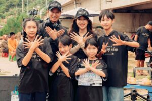 Cuộc cạnh tranh doanh thu